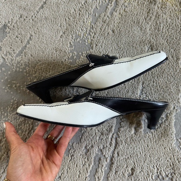Tod’s kitten heal mules black white slide on leather slip on classic 9.5 - Picture 2 of 12